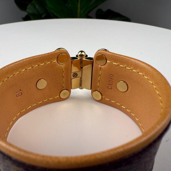 💎✨Authentic LOUIS VUITTON Monogram Canvas Save It Cuff Bracelet  Size 6 1/2" - Picture 2 of 5